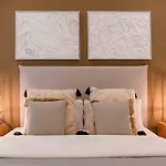 アパート Golden - Private Jacuzzi, 4 Swimming Pools & Direct Access To The *